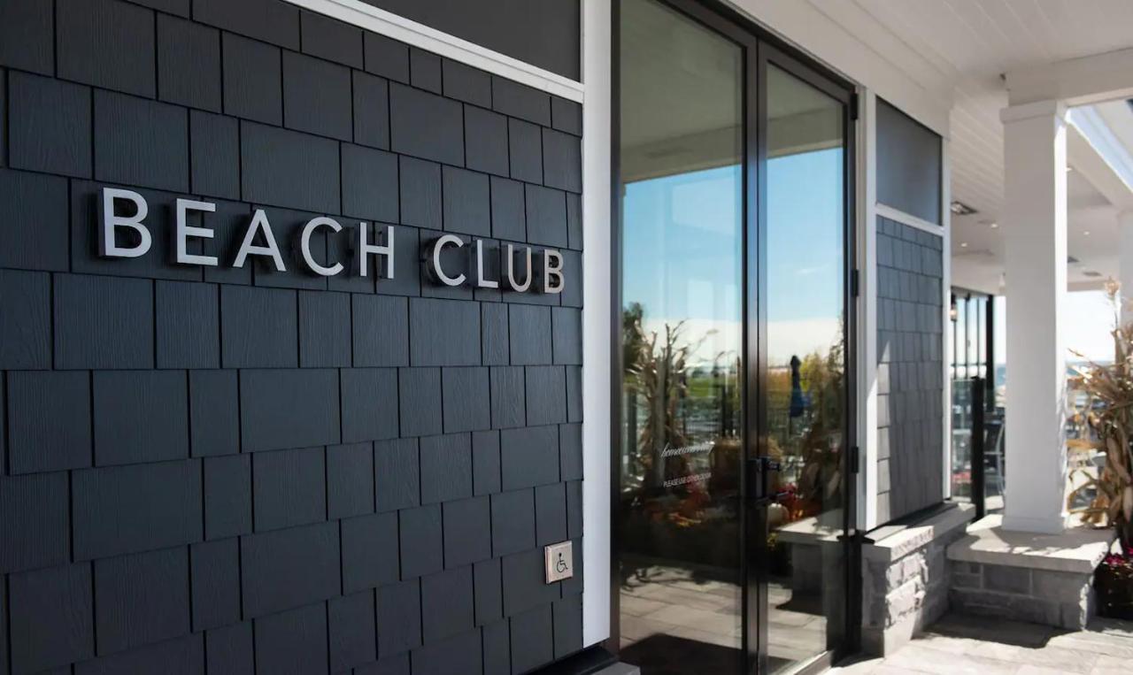 Pet Friendly Condos At Friday Harbour Innisfil Екстериор снимка