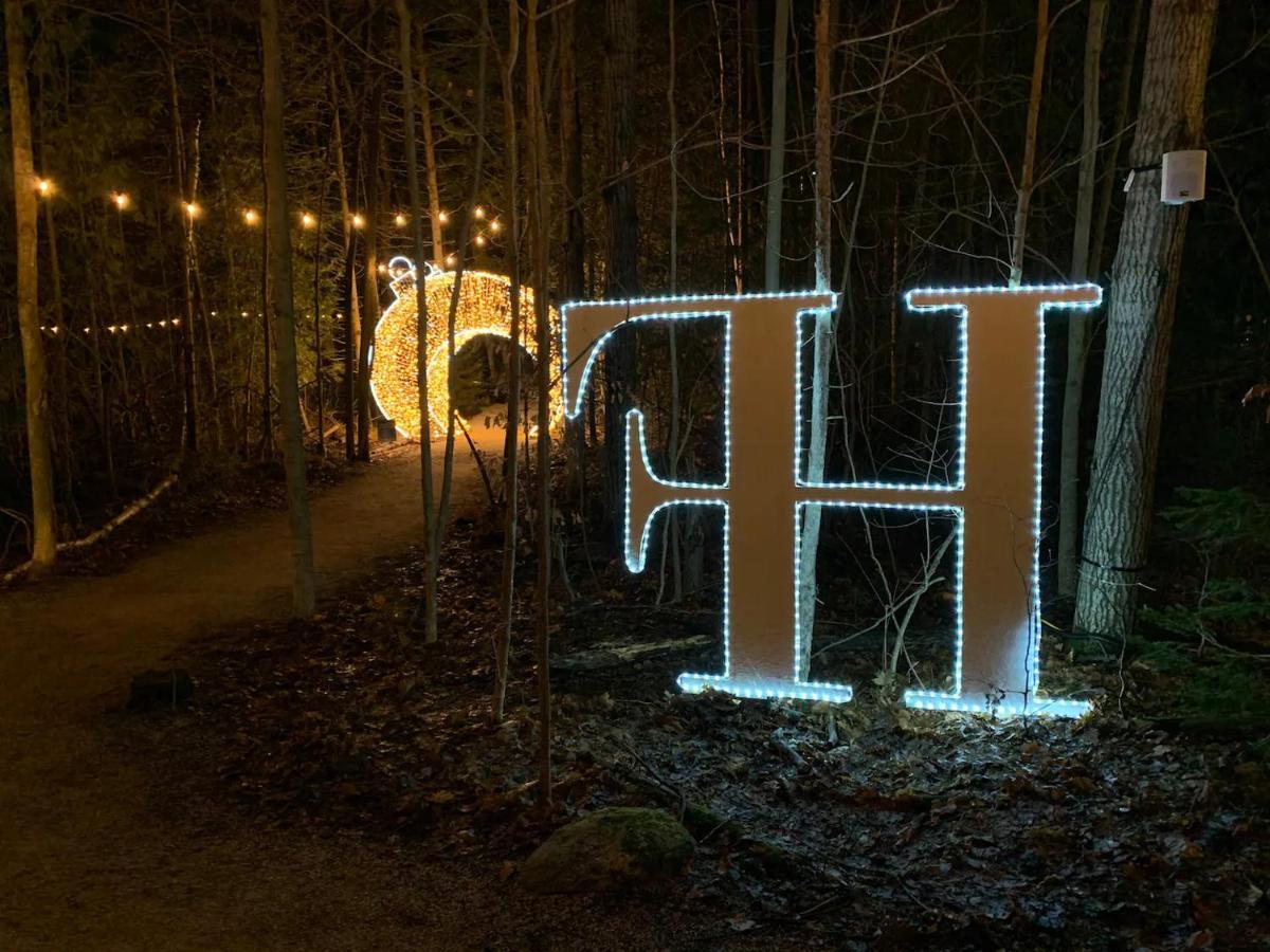 Pet Friendly Condos At Friday Harbour Innisfil Екстериор снимка