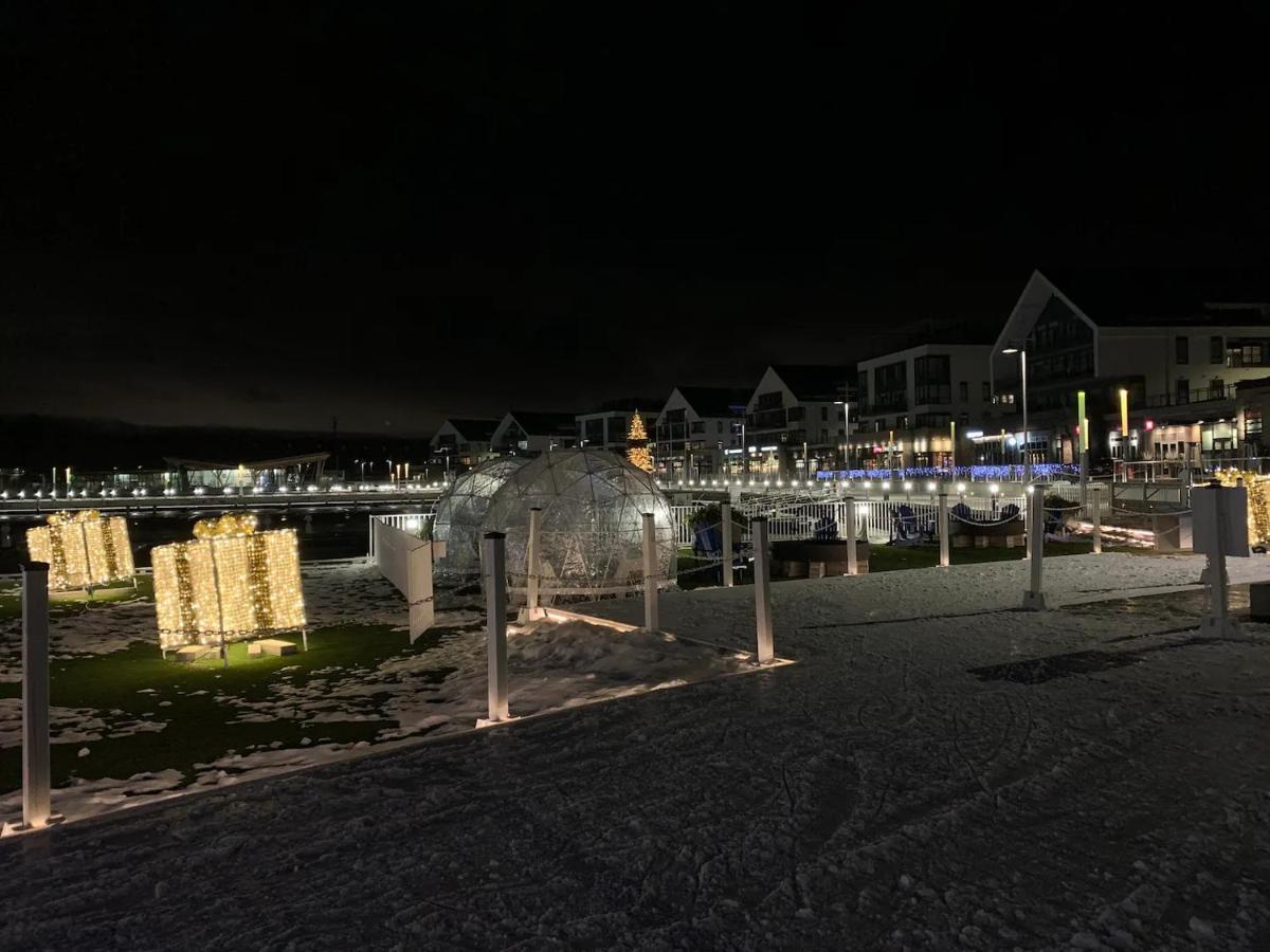 Pet Friendly Condos At Friday Harbour Innisfil Екстериор снимка