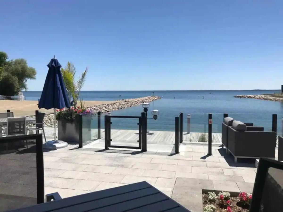 Pet Friendly Condos At Friday Harbour Innisfil Екстериор снимка