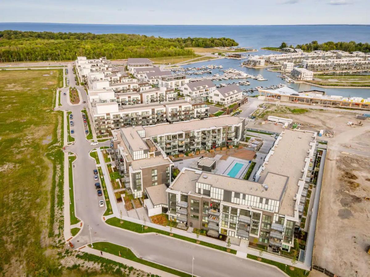 Pet Friendly Condos At Friday Harbour Innisfil Екстериор снимка