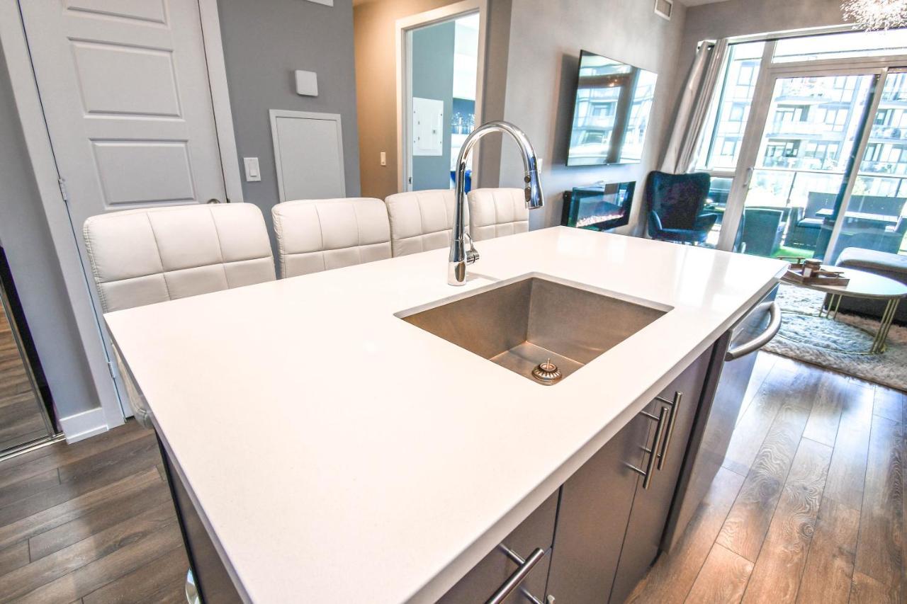 Pet Friendly Condos At Friday Harbour Innisfil Екстериор снимка