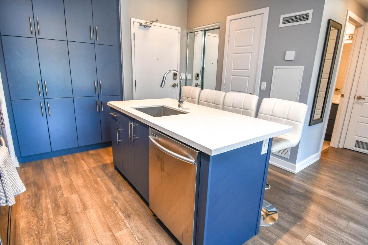 Pet Friendly Condos At Friday Harbour Innisfil Екстериор снимка