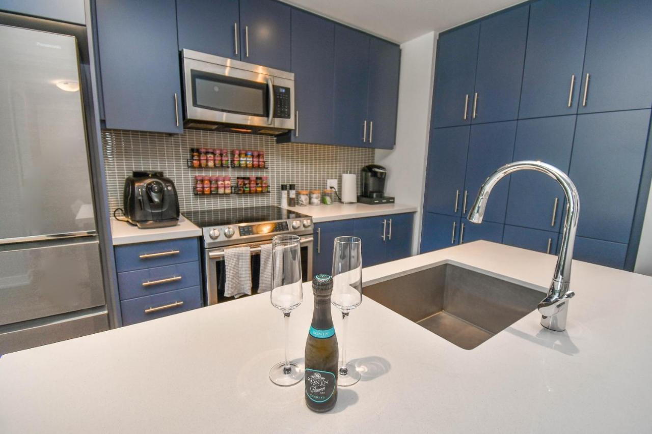 Pet Friendly Condos At Friday Harbour Innisfil Екстериор снимка