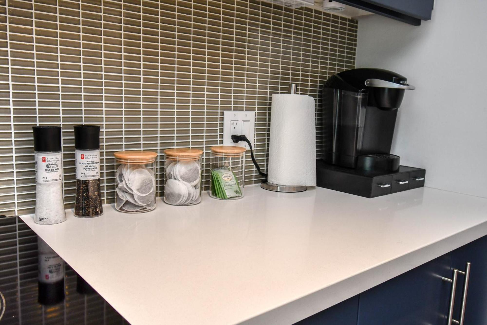 Pet Friendly Condos At Friday Harbour Innisfil Екстериор снимка